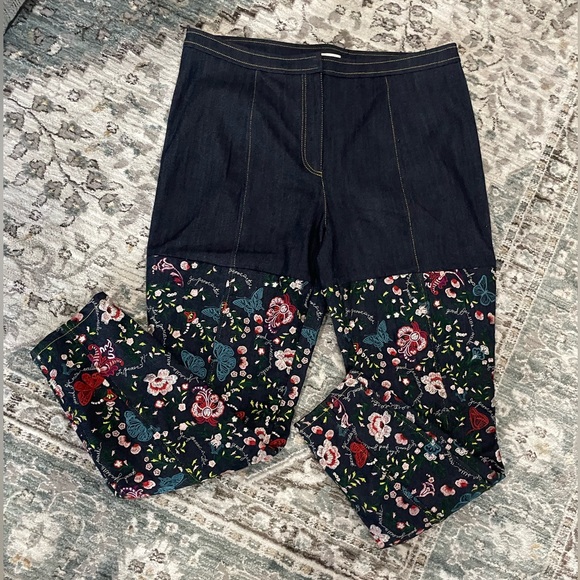 Eva-Marie Skinny-Leg Denim Pants w/ Floral Embroidery
Size 12. NWT - Picture 4 of 8